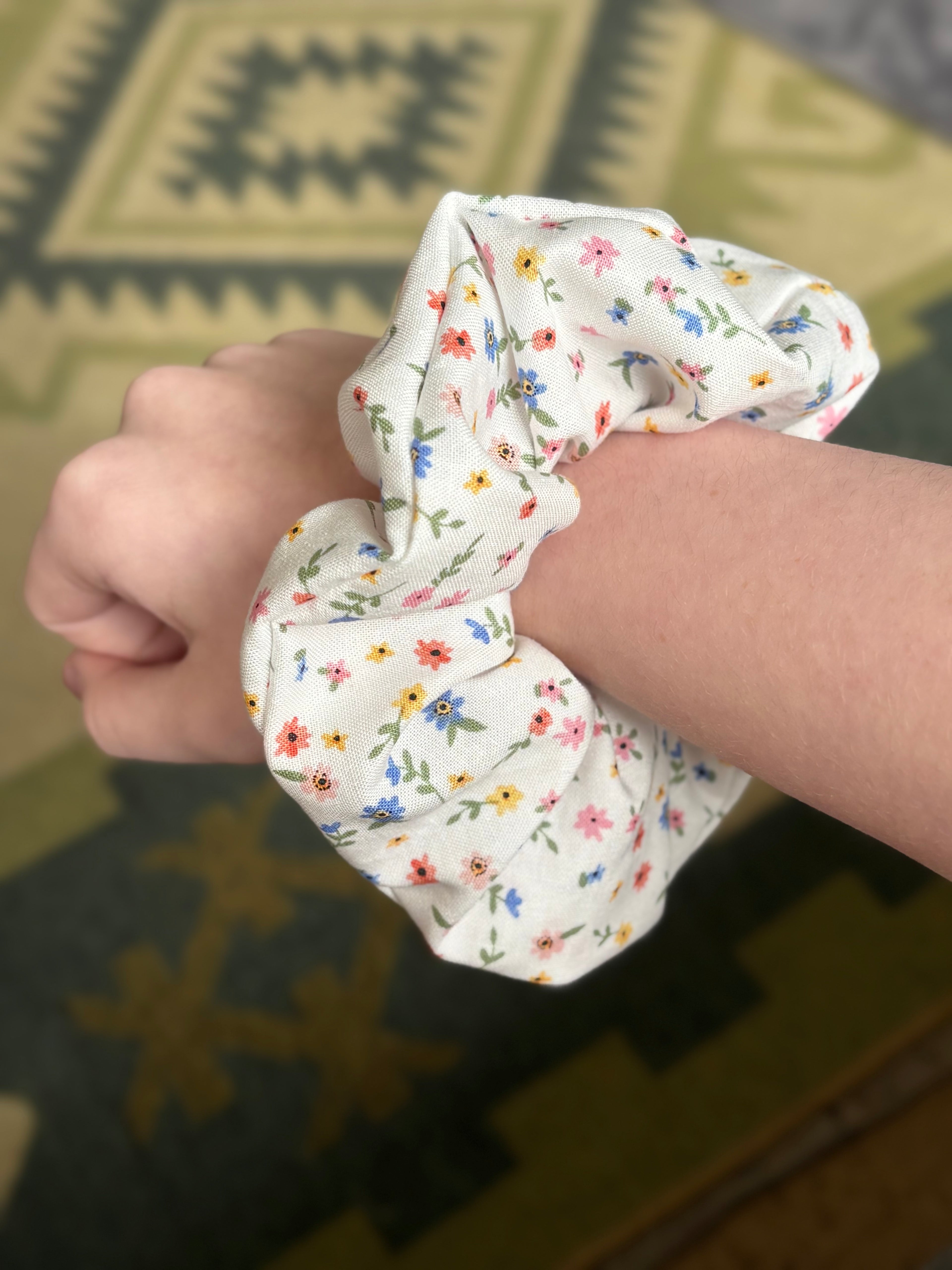 Little Flowers Dog Bow Tie and Scrunchie Set