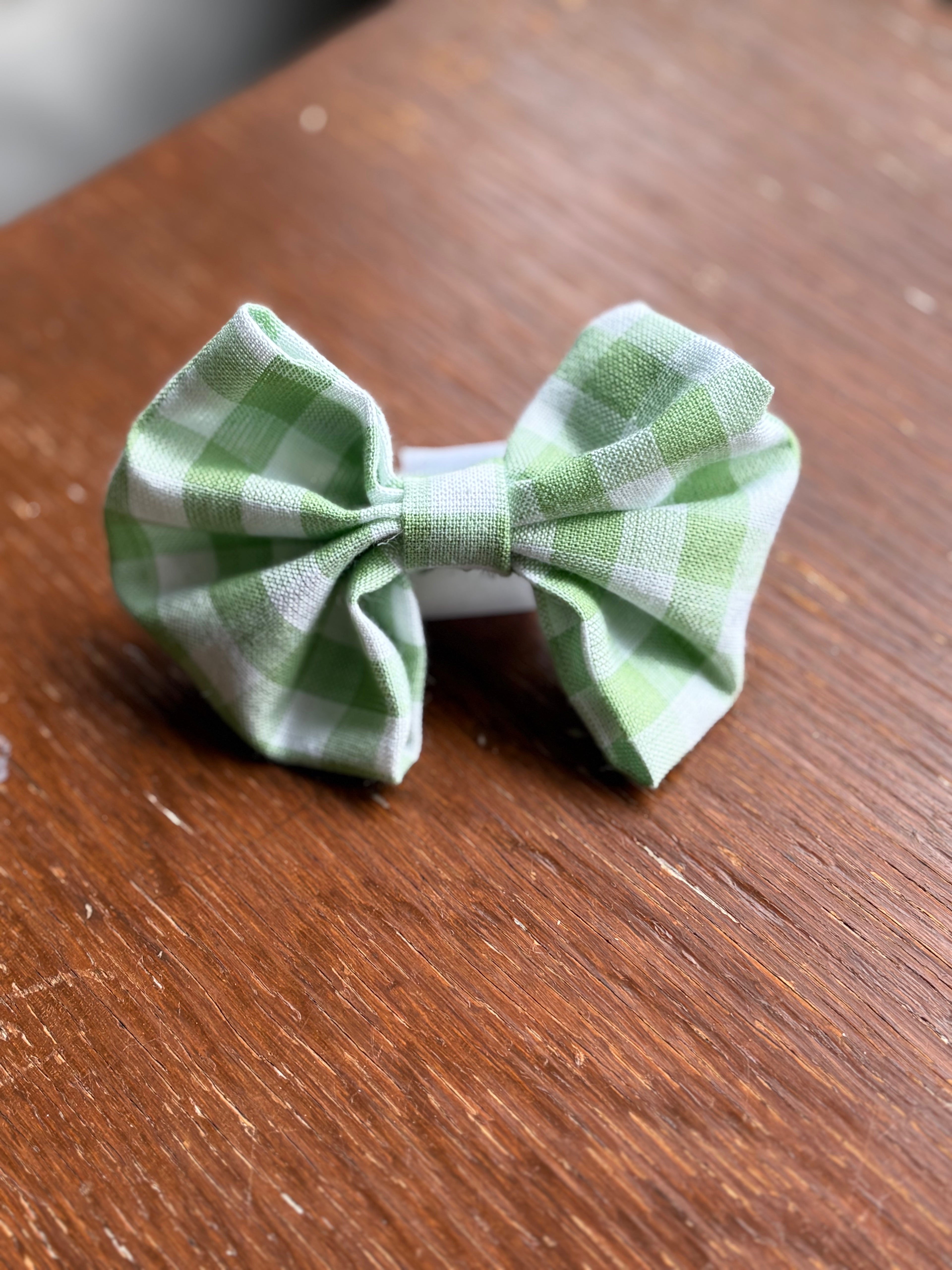 Eroz’s Couture Bow