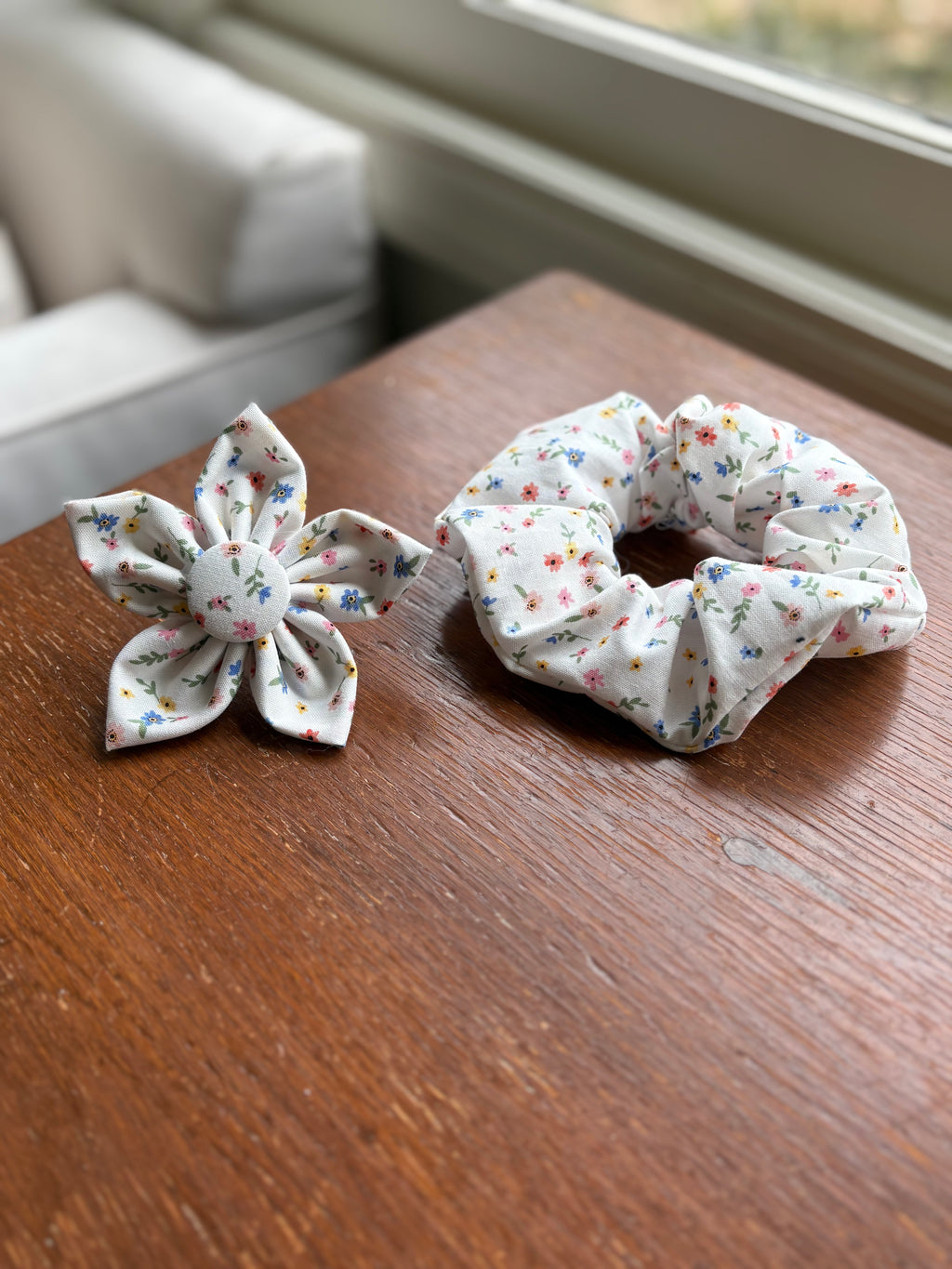 Little Flowers Dog Bow Tie and Scrunchie Set